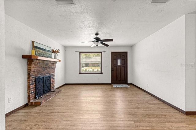 5741 NE 4TH PLACE, Ocala, FL 34470