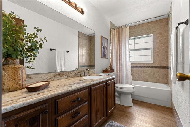 5741 NE 4TH PLACE, Ocala, FL 34470