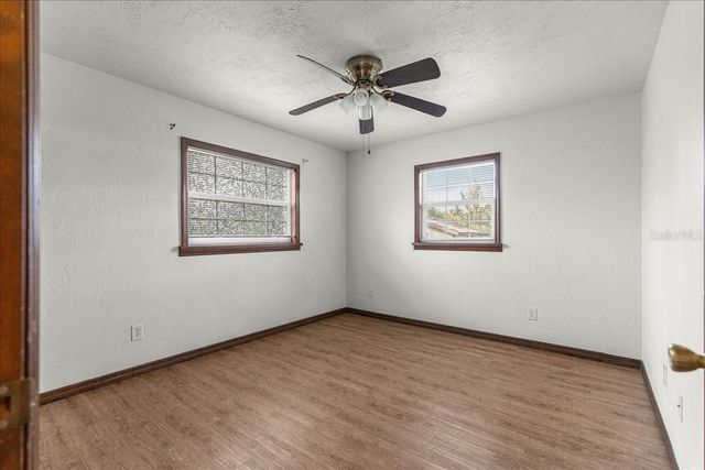 5741 NE 4TH PLACE, Ocala, FL 34470