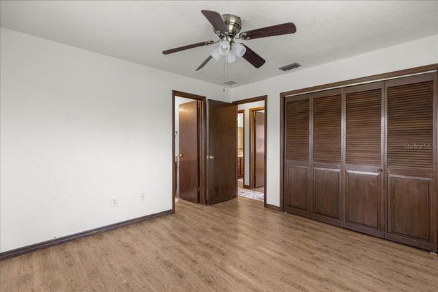 5741 NE 4TH PLACE, Ocala, FL 34470