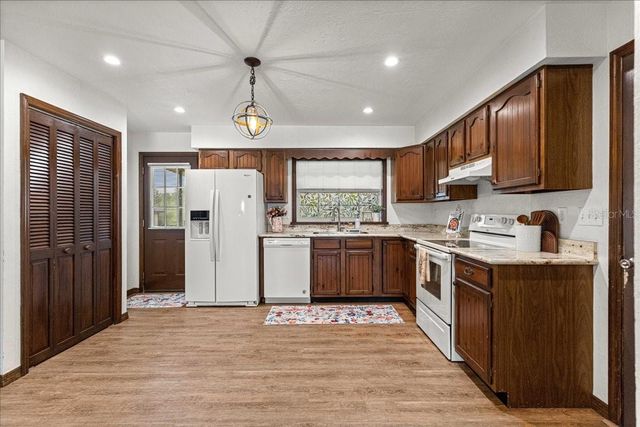 5741 NE 4TH PLACE, Ocala, FL 34470