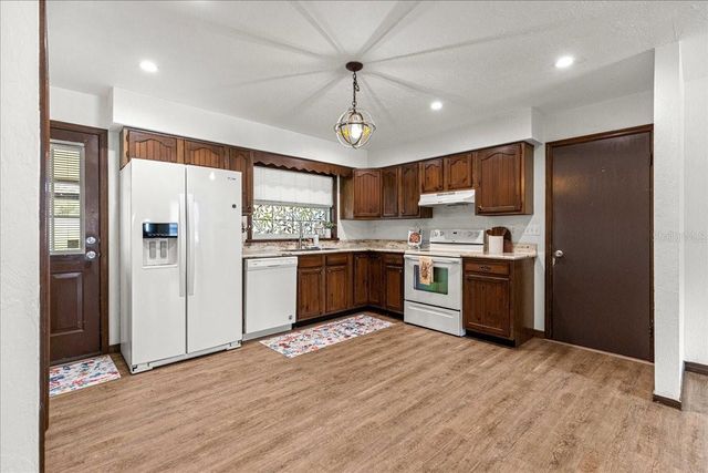 5741 NE 4TH PLACE, Ocala, FL 34470
