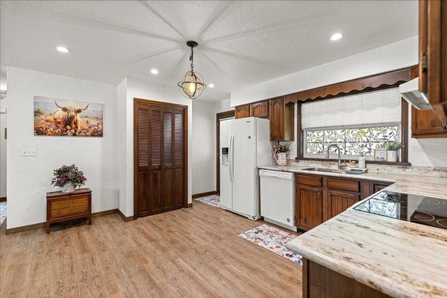 5741 NE 4TH PLACE, Ocala, FL 34470