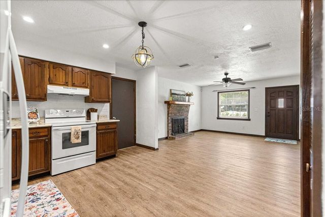 5741 NE 4TH PLACE, Ocala, FL 34470