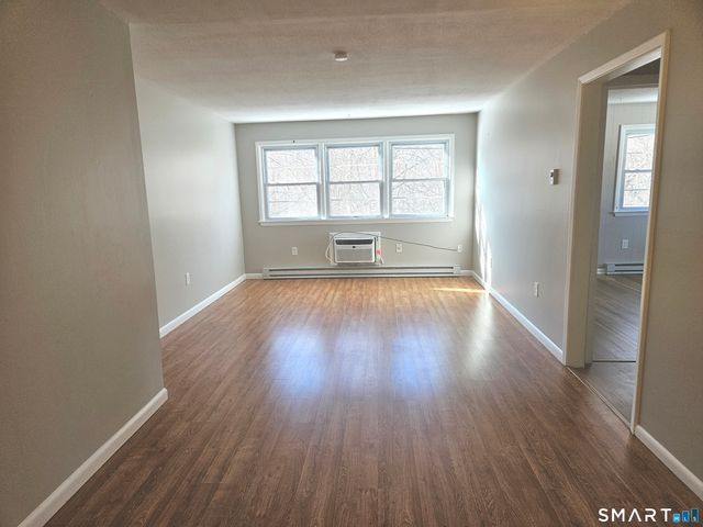 131 Milford St Extension B10, Plainville, CT 06062