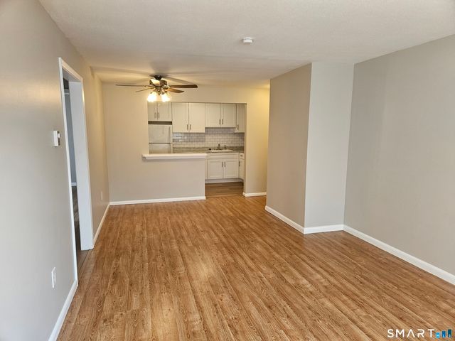 131 Milford St Extension B10, Plainville, CT 06062