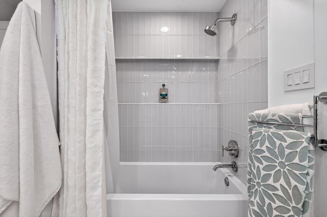 18 Sundown PKWY, Austin, TX 78746
