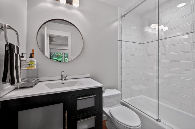 18 Sundown PKWY, Austin, TX 78746