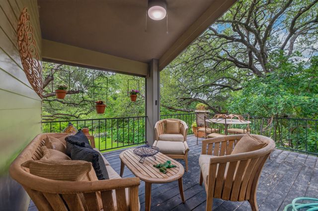 18 Sundown PKWY, Austin, TX 78746