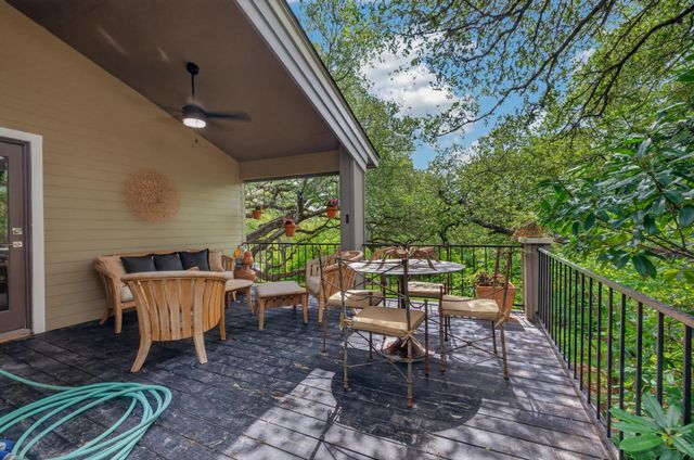 18 Sundown PKWY, Austin, TX 78746