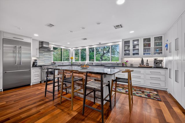 18 Sundown PKWY, Austin, TX 78746
