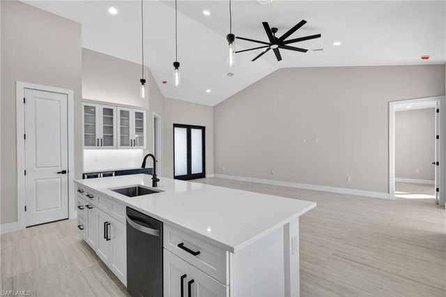 2700 Beach PKWY W, Cape Coral, FL 33914