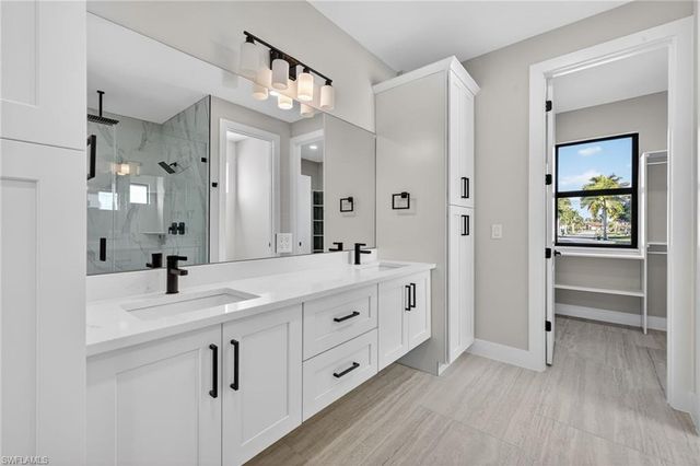 2700 Beach PKWY W, Cape Coral, FL 33914