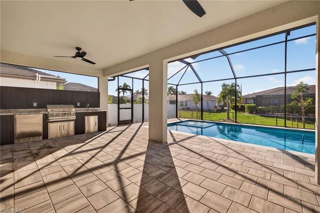 2700 Beach PKWY W, Cape Coral, FL 33914