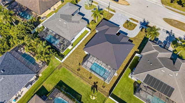 2700 Beach PKWY W, Cape Coral, FL 33914