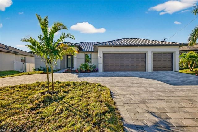 2700 Beach PKWY W, Cape Coral, FL 33914