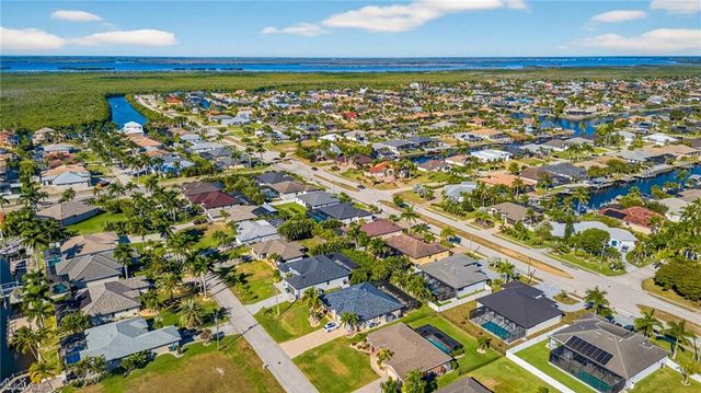 2700 Beach PKWY W, Cape Coral, FL 33914