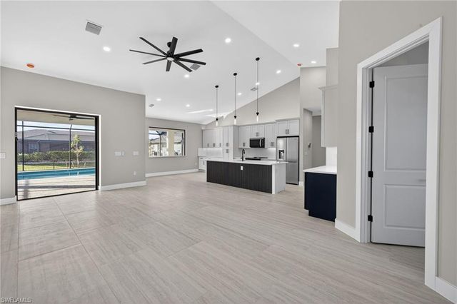 2700 Beach PKWY W, Cape Coral, FL 33914