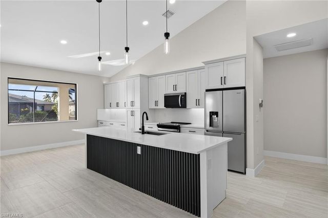 2700 Beach PKWY W, Cape Coral, FL 33914