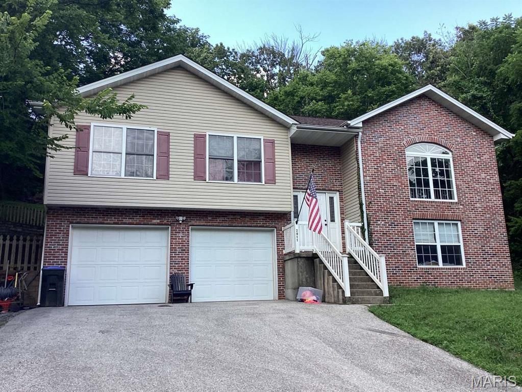 2011 Shady Station Trail, Dupo, IL 62239