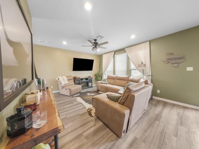 364 Dakota CRK, New Braunfels, TX 78130