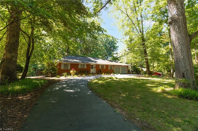1011 Huntingdon Road, Winston-salem, NC 27104