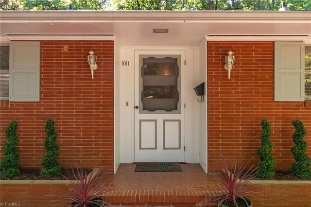 1011 Huntingdon Road, Winston-salem, NC 27104