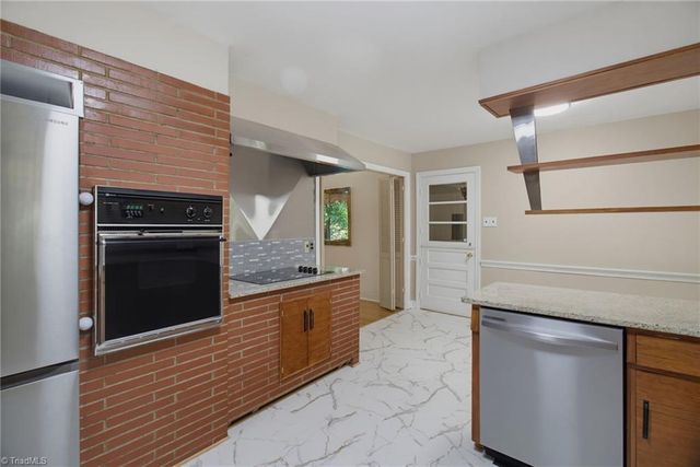 1011 Huntingdon Road, Winston-salem, NC 27104