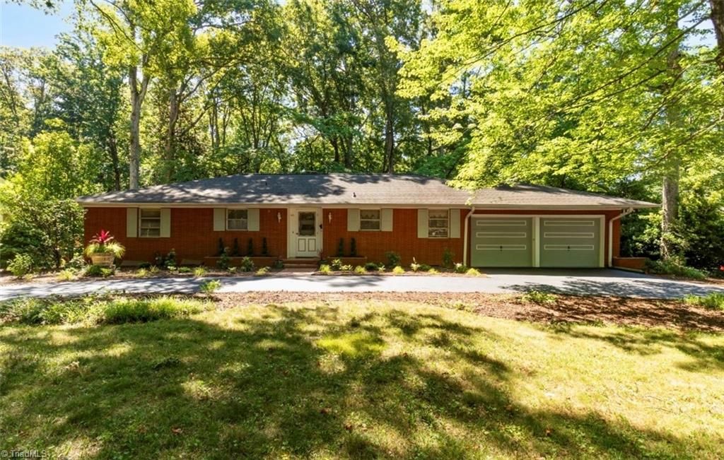 1011 Huntingdon Road, Winston-salem, NC 27104