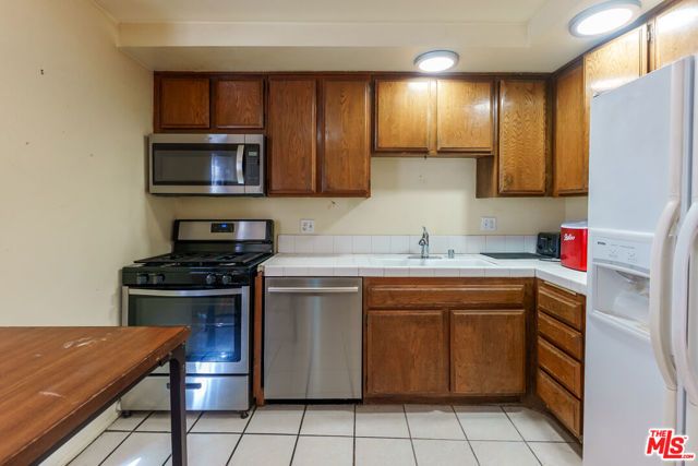 11940 Weddington Street 17, Valley Village, CA 91607