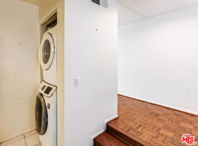 11940 Weddington Street 17, Valley Village, CA 91607