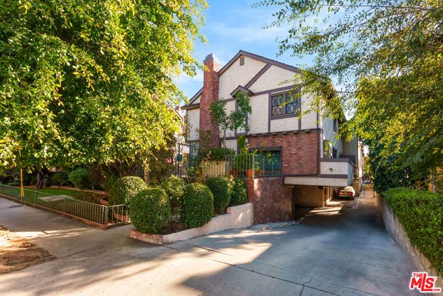 11940 Weddington Street 17, Valley Village, CA 91607