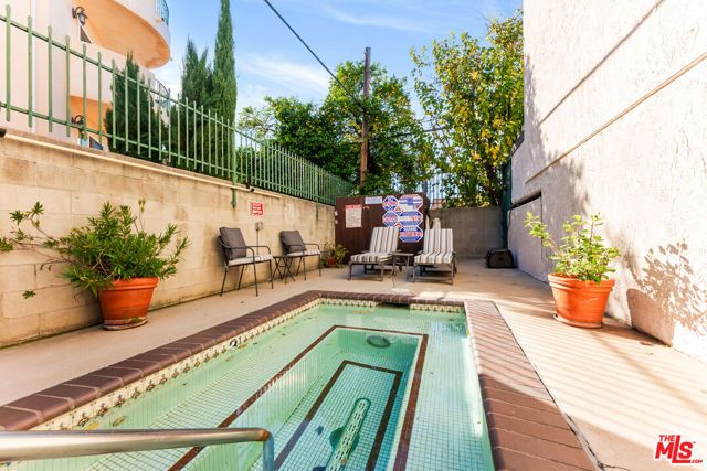 11940 Weddington Street 17, Valley Village, CA 91607