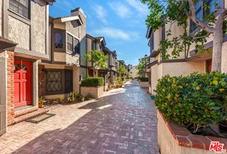 11940 Weddington Street 17, Valley Village, CA 91607