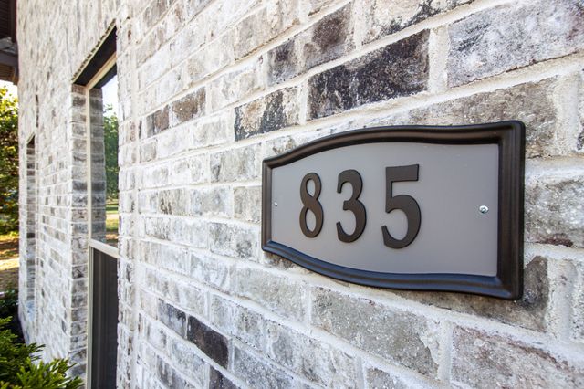 835 Lexington Cir, Manchester, TN 37355