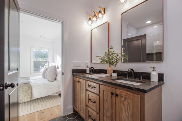 835 Lexington Cir, Manchester, TN 37355