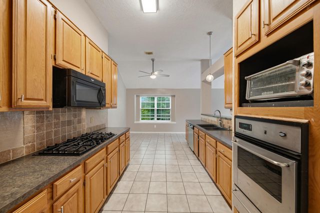 2004 Landing Boulevard, League City, TX 77573