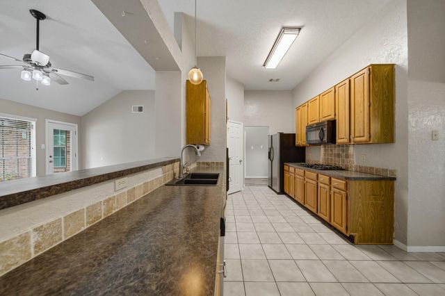 2004 Landing Boulevard, League City, TX 77573