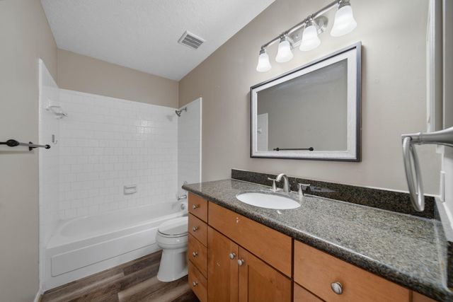 2004 Landing Boulevard, League City, TX 77573