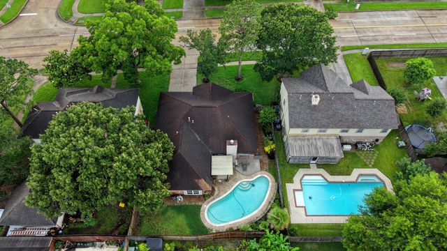 2004 Landing Boulevard, League City, TX 77573