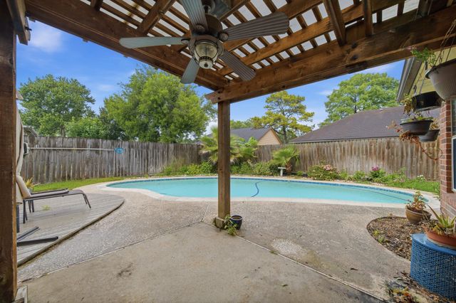 2004 Landing Boulevard, League City, TX 77573