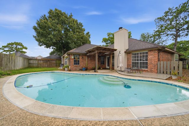 2004 Landing Boulevard, League City, TX 77573