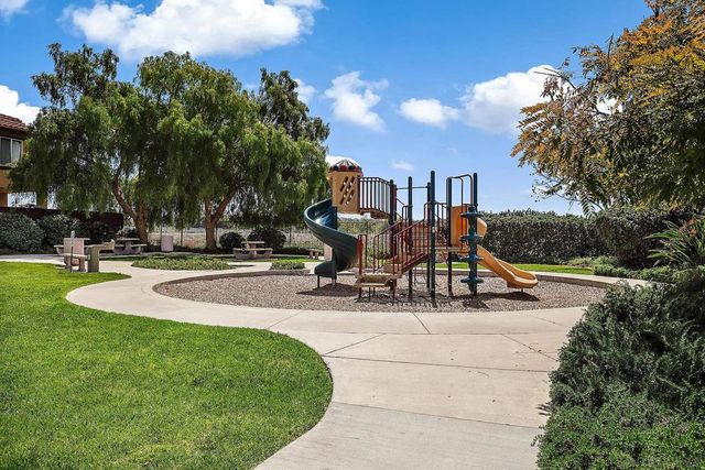 4484 Brisbane Way 5, Oceanside, CA 92058