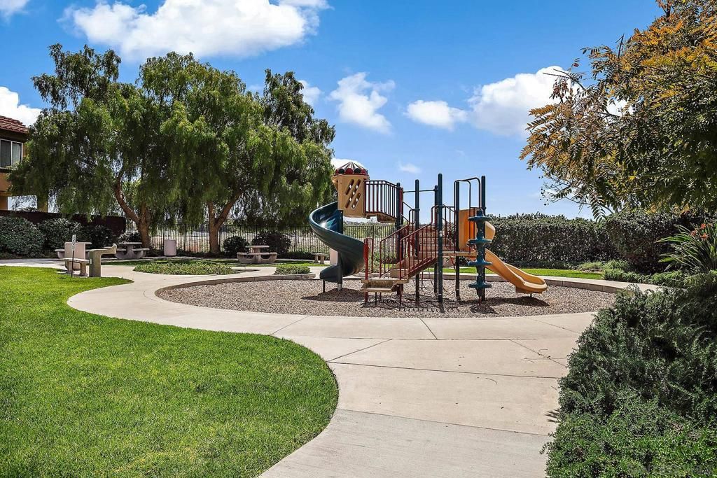 Image 21 of property listing at 4484 Brisbane Way 5, Oceanside, CA 92058