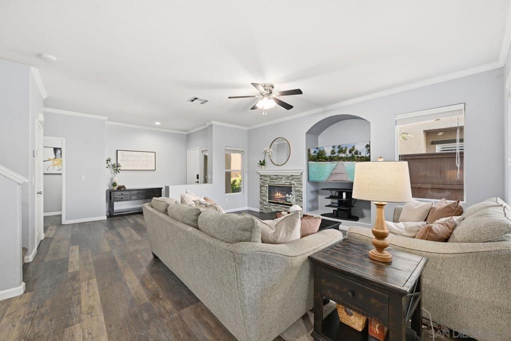 Image 4 of property listing at 4484 Brisbane Way 5, Oceanside, CA 92058