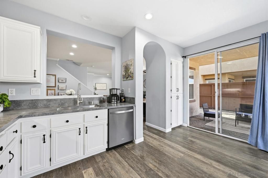 Image 8 of property listing at 4484 Brisbane Way 5, Oceanside, CA 92058
