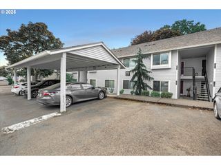 86 KINGSGATE Rd D204, Lake Oswego, OR 97035