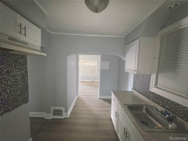 9141 Bedford Street, Detroit, MI 48224