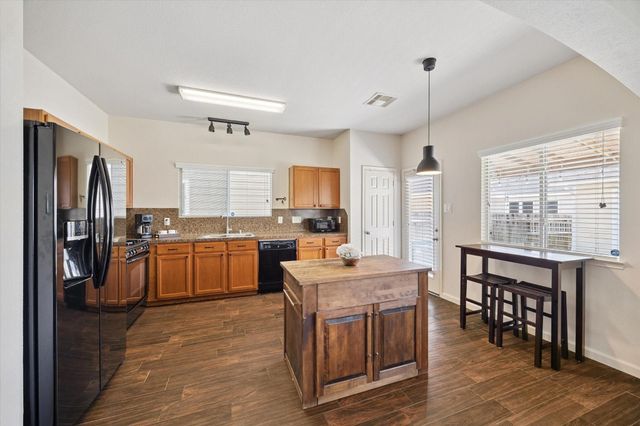 1511 Claremont Garden Circle, Houston, TX 77047