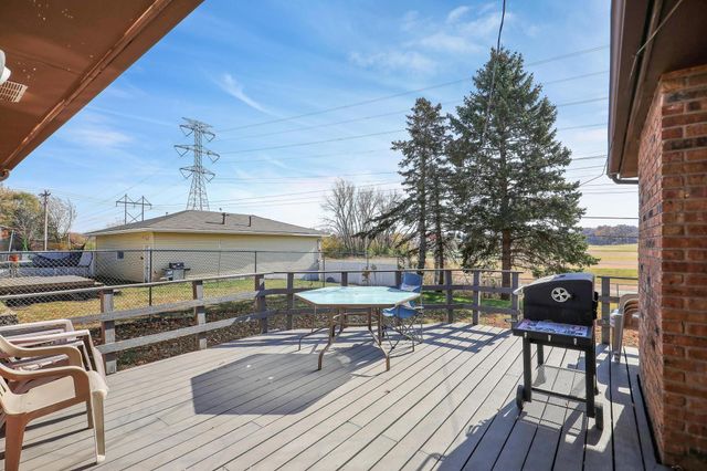 2018 Shale Lane, Eagan, MN 55122